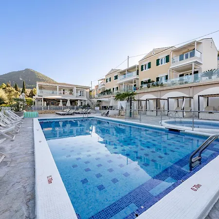 Loulass Village 3*